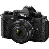 Nikon Z f + Nikkor Z 40mm f/2 SE ierny SmallRig grip