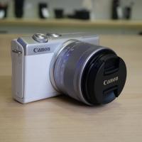 Canon EOS M200 biely + EF-M 15-45mm F3.5-6.3 IS STM, použitý tovar (záruka do 27.11.21)